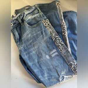 Anthropologie Pilcro Slim Boyfriend Crop Jeans Leopard Side Stripe Distressed 28